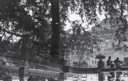 Ming Smith - Luxembourg Gardens, Paris; 1972